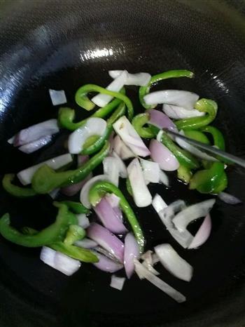 青椒洋葱炒肉的做法步骤4