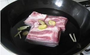 梅干菜扣肉的做法步骤3