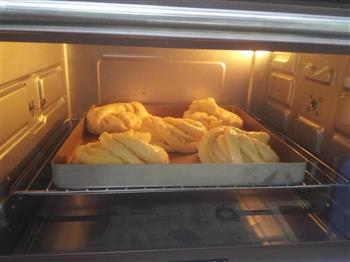 奶香椰蓉面包的做法步骤12