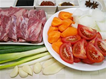 红烧西红柿牛肉面的做法步骤1