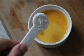 酸奶和鸡蛋的组合-酸奶鸡蛋糕的做法步骤2