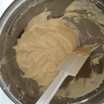 褐色黄油海绵蛋糕的做法步骤3