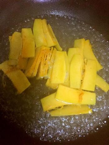 咸蛋黄焗南瓜的做法步骤1
