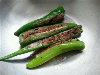 煎酿鲮鱼猪肉辣椒的做法步骤2