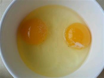 简单低脂营养早餐-香煎鸡蛋馒头片的做法图解2