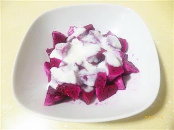 红芯火龙果酸奶沙拉的做法步骤4