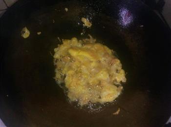 土鸡蛋炒韭菜的做法图解2