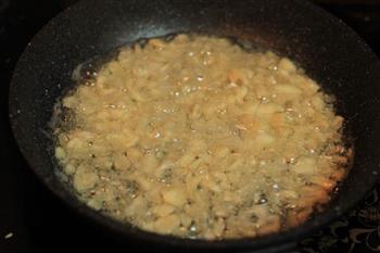 蒜油土豆泥面包的做法步骤2
