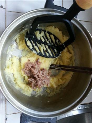 吞拿鱼紫菜土豆泥的做法步骤1