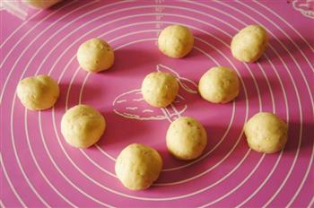芝麻椰蓉花式面包的做法步骤6