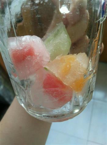 彩色水果夏日冰饮的做法步骤4