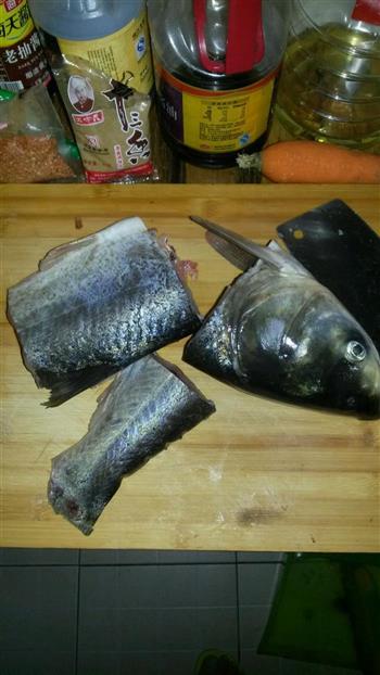 东北铁锅炖鱼的做法步骤1
