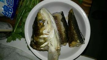东北铁锅炖鱼的做法步骤3