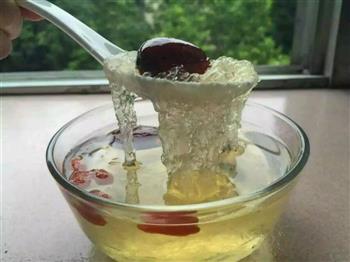 冰糖红枣炖燕窝的做法步骤4