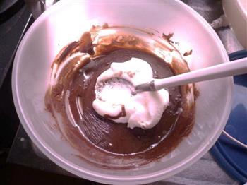 两招做好吃的巧克力冰激凌的做法步骤4