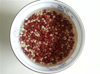 薏米红豆汤的做法步骤1