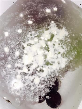 抗氧化豆浆葡萄汁的做法步骤2