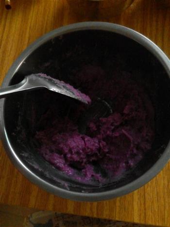 椰香紫薯糯米糍甜品的做法图解1