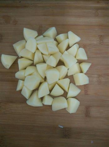 油炸香煎土豆块的做法图解1