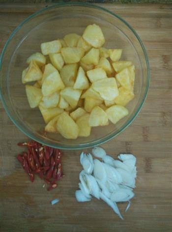油炸香煎土豆块的做法图解3
