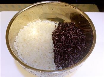 紫米竹筒饭的做法步骤2