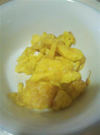 黄瓜火腿炒蛋的做法步骤3