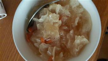 银耳红枣枸杞汤的做法步骤4