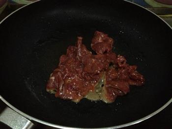 苦瓜炒牛肉的做法步骤3