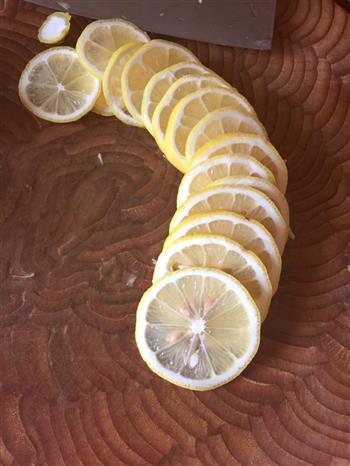 蜂蜜柠檬水的做法步骤3