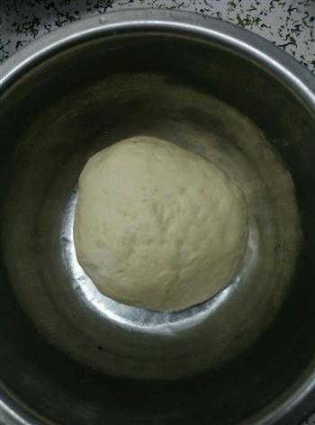 广式绵软多馅奶黄包的做法步骤1