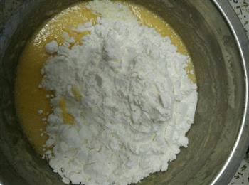 广式绵软多馅奶黄包的做法步骤4