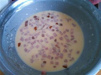 奶香红肠鸡蛋饼的做法步骤3