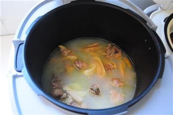 美味松茸柴鸡汤-付处理整鸡的详细步骤图的做法图解11