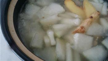 灰灰的冬瓜排骨汤的做法图解4