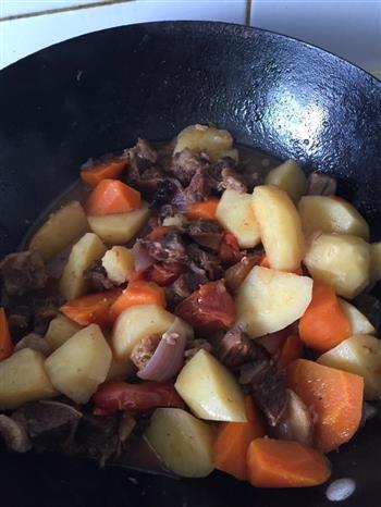 浓汁老汤牛肉炖土豆的做法步骤5
