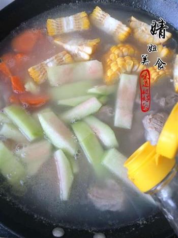西瓜皮玉米排骨汤的做法步骤9