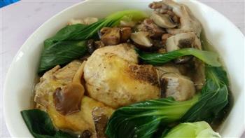 排骨菌菇炖鸡的做法步骤8