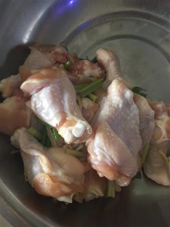 鸡腿炖土豆的做法步骤1