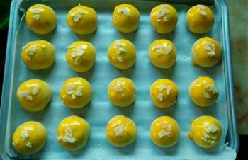 炼乳蛋黄果子的做法步骤8