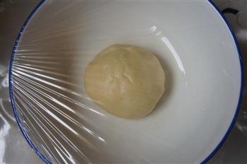 心型椰蓉面包的做法图解2