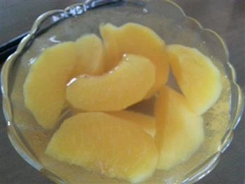 糖水黄桃的做法步骤3