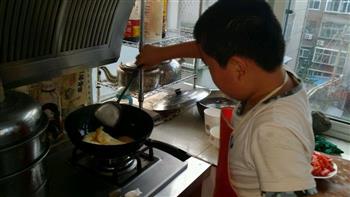 七岁男孩的西红柿炒蛋的做法步骤4