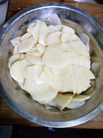 干煸土豆片的做法图解1