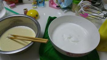 电饭锅版蛋糕的做法步骤3
