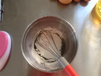 小四奶油芒果蛋糕卷的做法步骤2