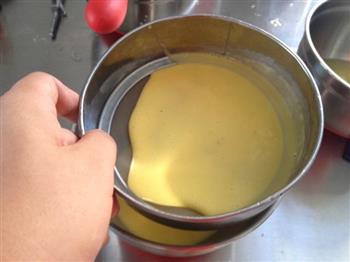 小四奶油芒果蛋糕卷的做法步骤4