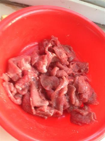 青椒洋葱炒牛肉的做法步骤1