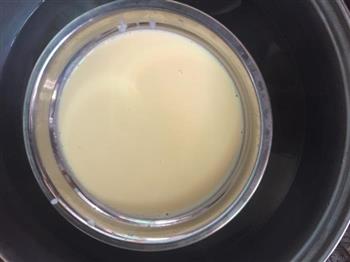 焦糖牛奶鸡蛋布丁的做法图解2