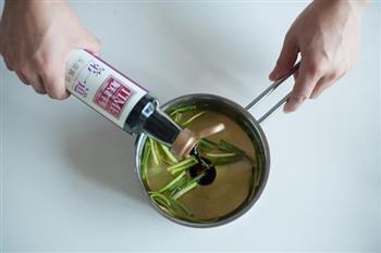 葱油莴笋炒木耳的做法步骤3