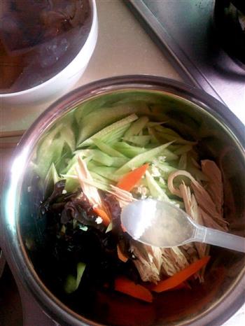 腐竹拌黄瓜的做法步骤5